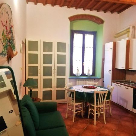 La Casa Di Giosue Apartment Ливорно Екстериор снимка