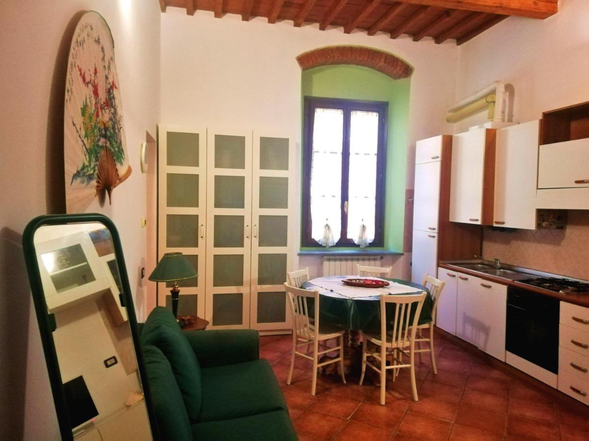 La Casa Di Giosue Apartment Ливорно Екстериор снимка